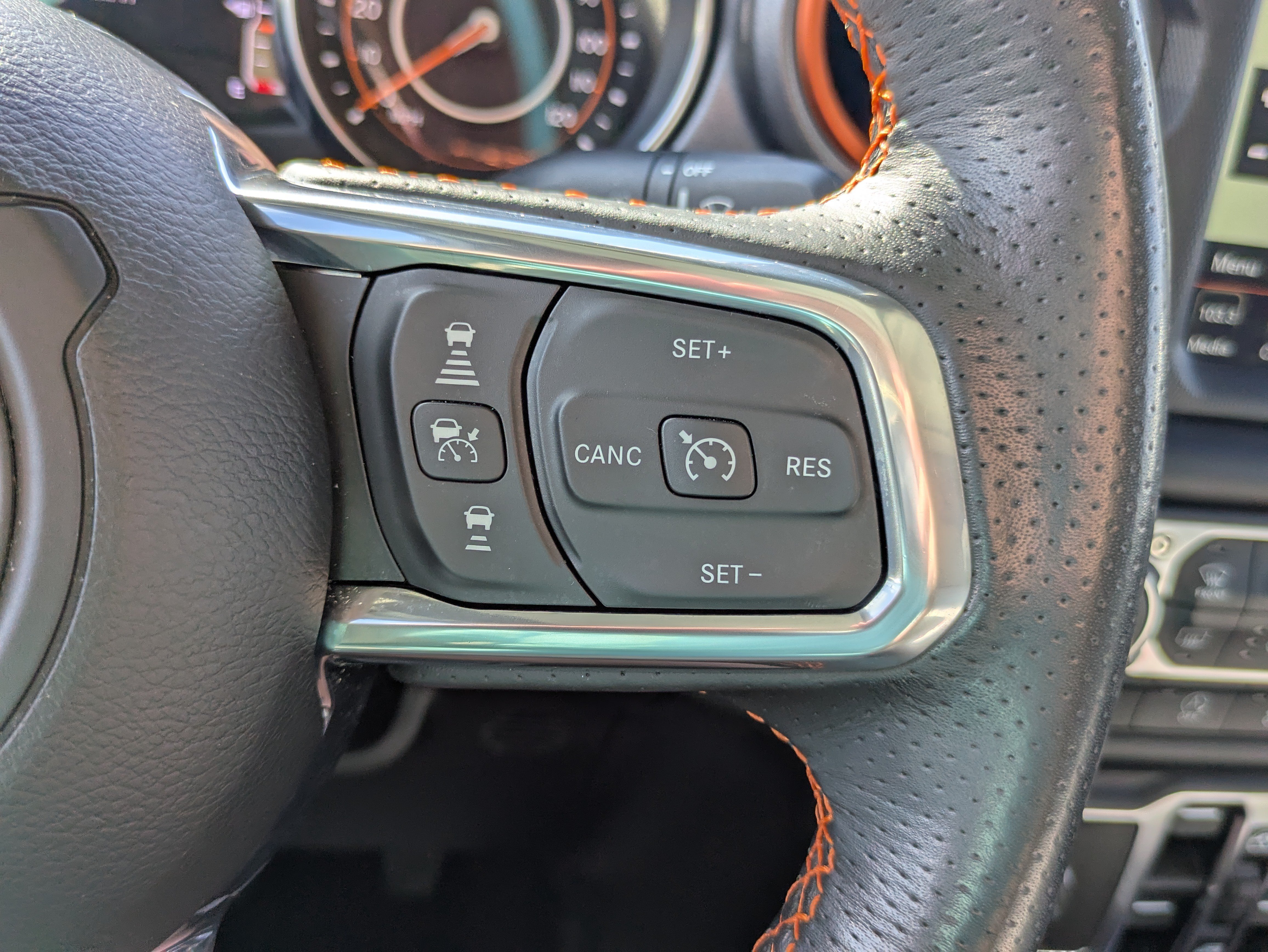 Used 2023 Jeep Gladiator Mojave w/ LED Lighting Group AWD/4WD image 15