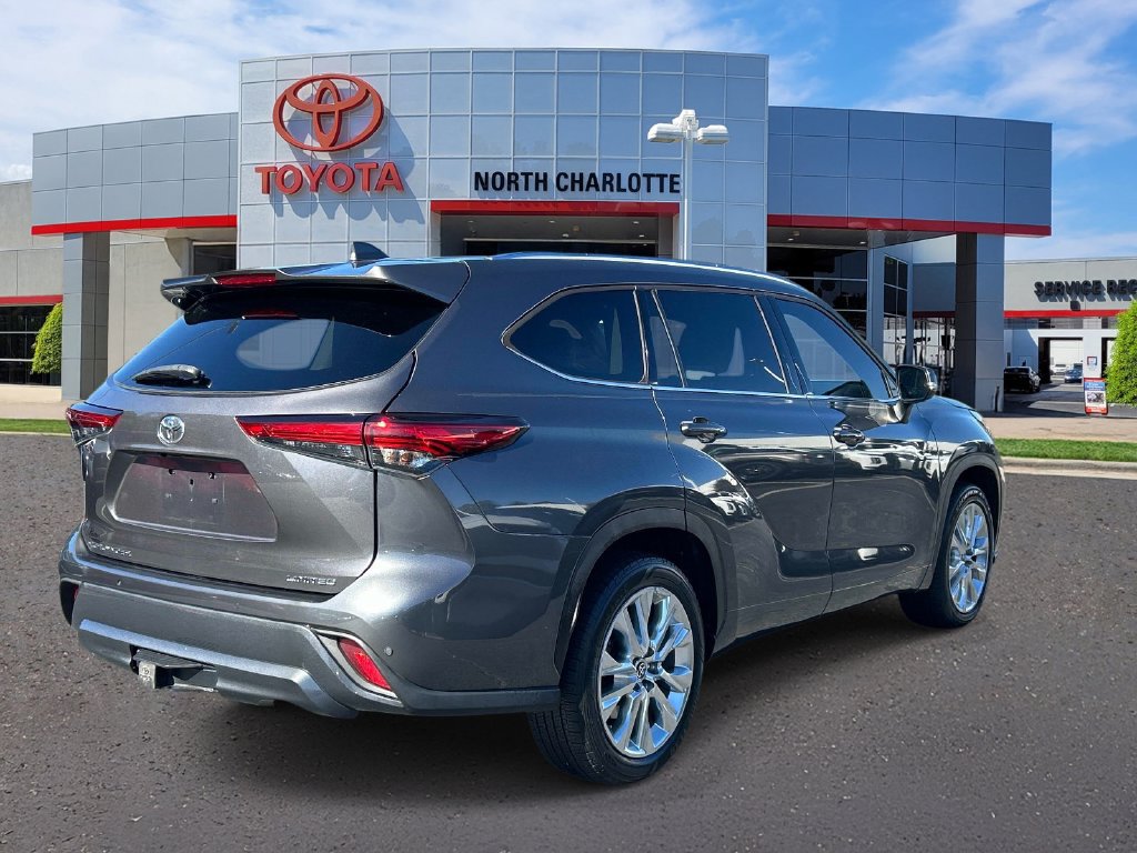 Used 2021 Toyota Highlander Limited FWD image 7