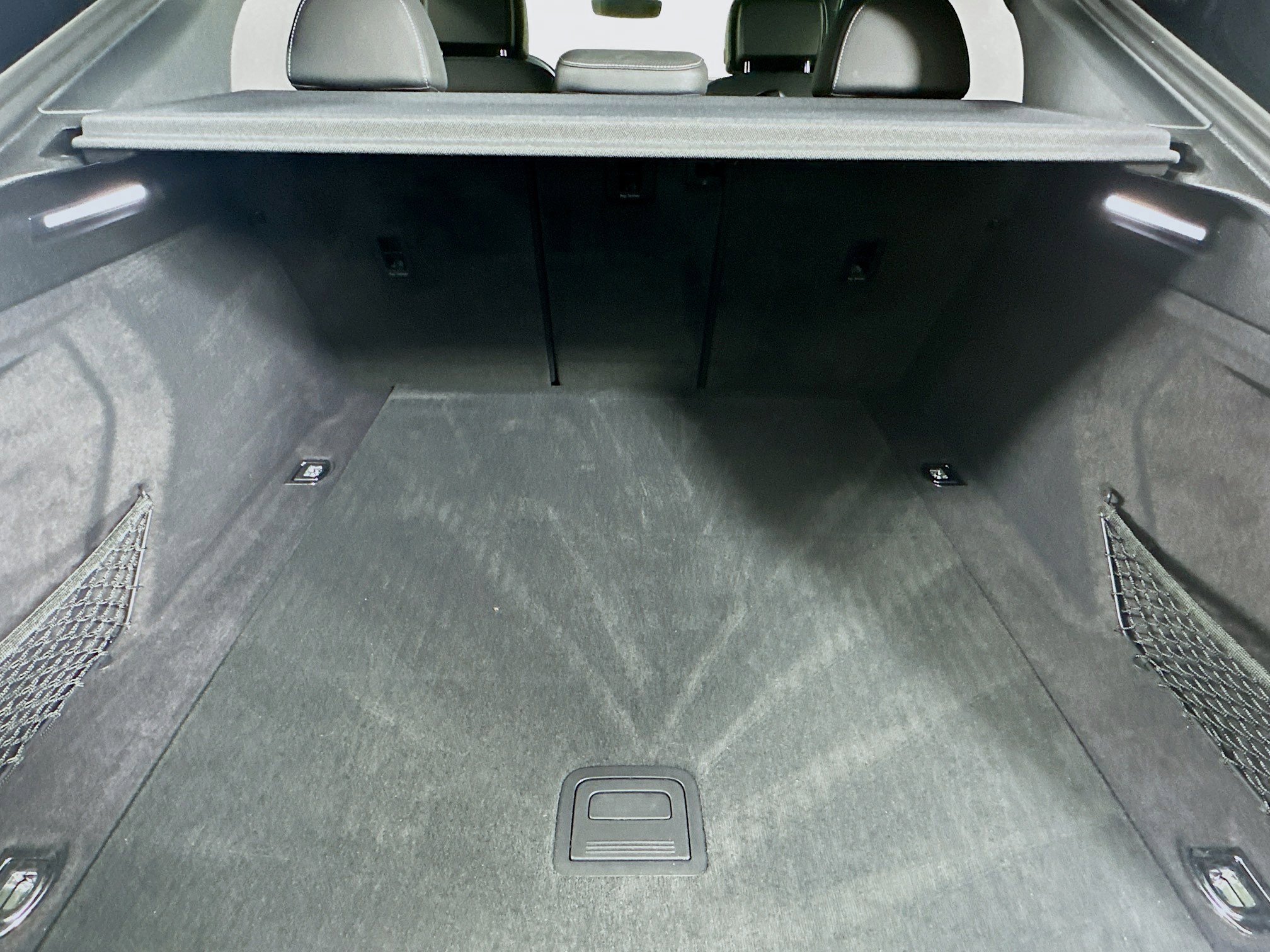 Used 2024 Audi Q8 e-tron Premium Plus w/ Premium Plus Package image 30