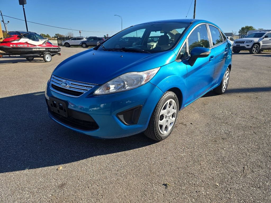 Used 2013 Ford Fiesta SE image 1