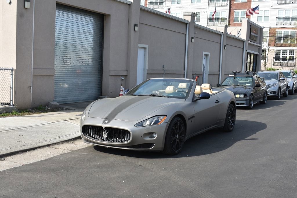 Used 2013 Maserati GranTurismo Convertible RWD image 2
