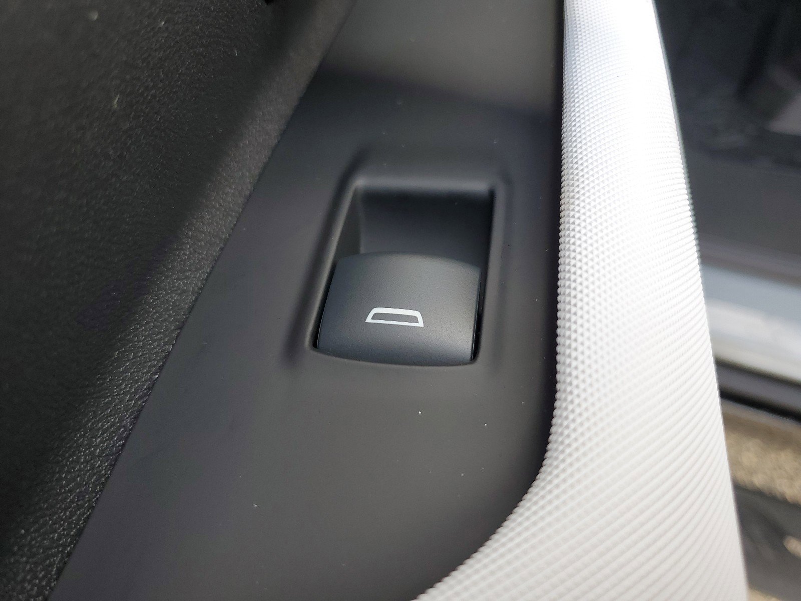 New 2025 GMC Hummer EV 2X image 16