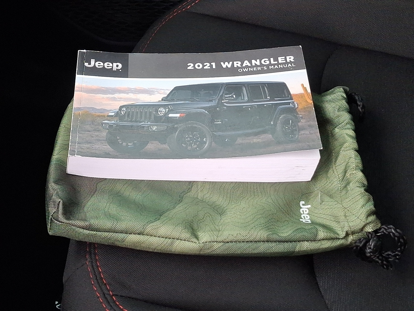 Used 2021 Jeep Wrangler Rubicon w/ Cold Weather Group AWD/4WD image 27