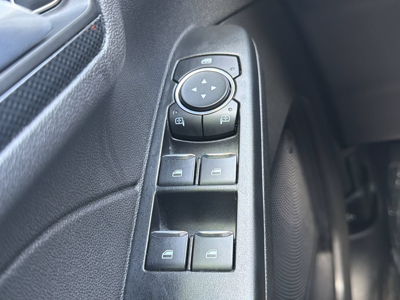 Used 2024 Ford Escape ST-Line FWD image 17