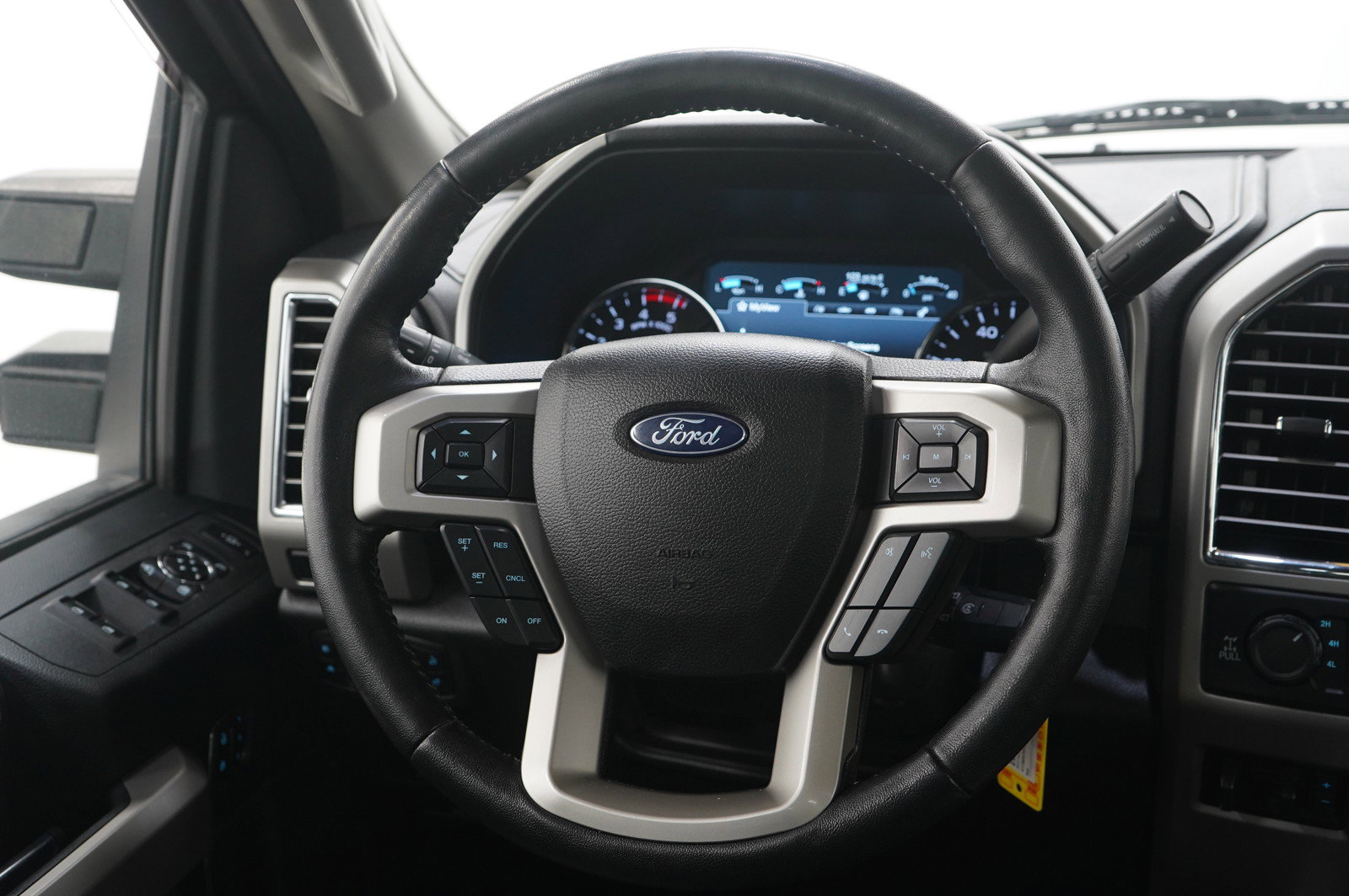 Used 2017 Ford F250 Lariat w/ Chrome Package image 14