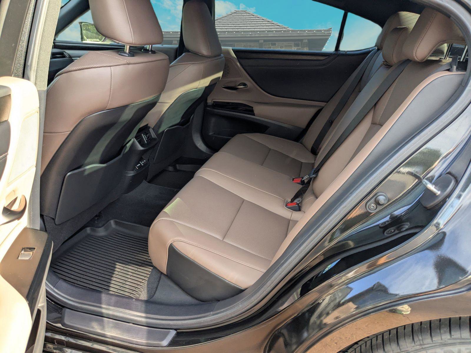 Used 2025 Lexus ES 350 w/ Premium Package FWD image 17