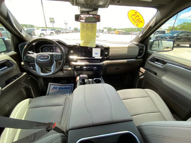 Used 2025 GMC Sierra 1500 SLT AWD/4WD image 15