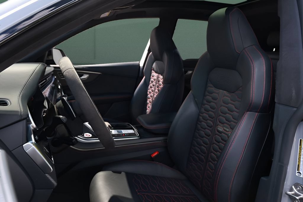 Used 2024 Audi RS Q8 AWD/4WD image 2