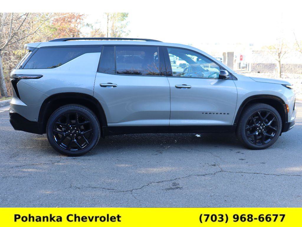 Used 2024 Chevrolet Traverse RS image 8
