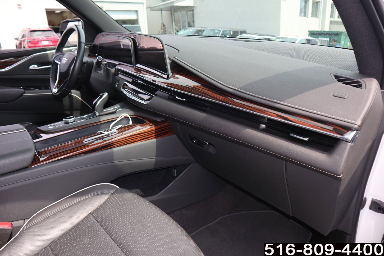 Used 2023 Cadillac Escalade Premium Luxury image 21