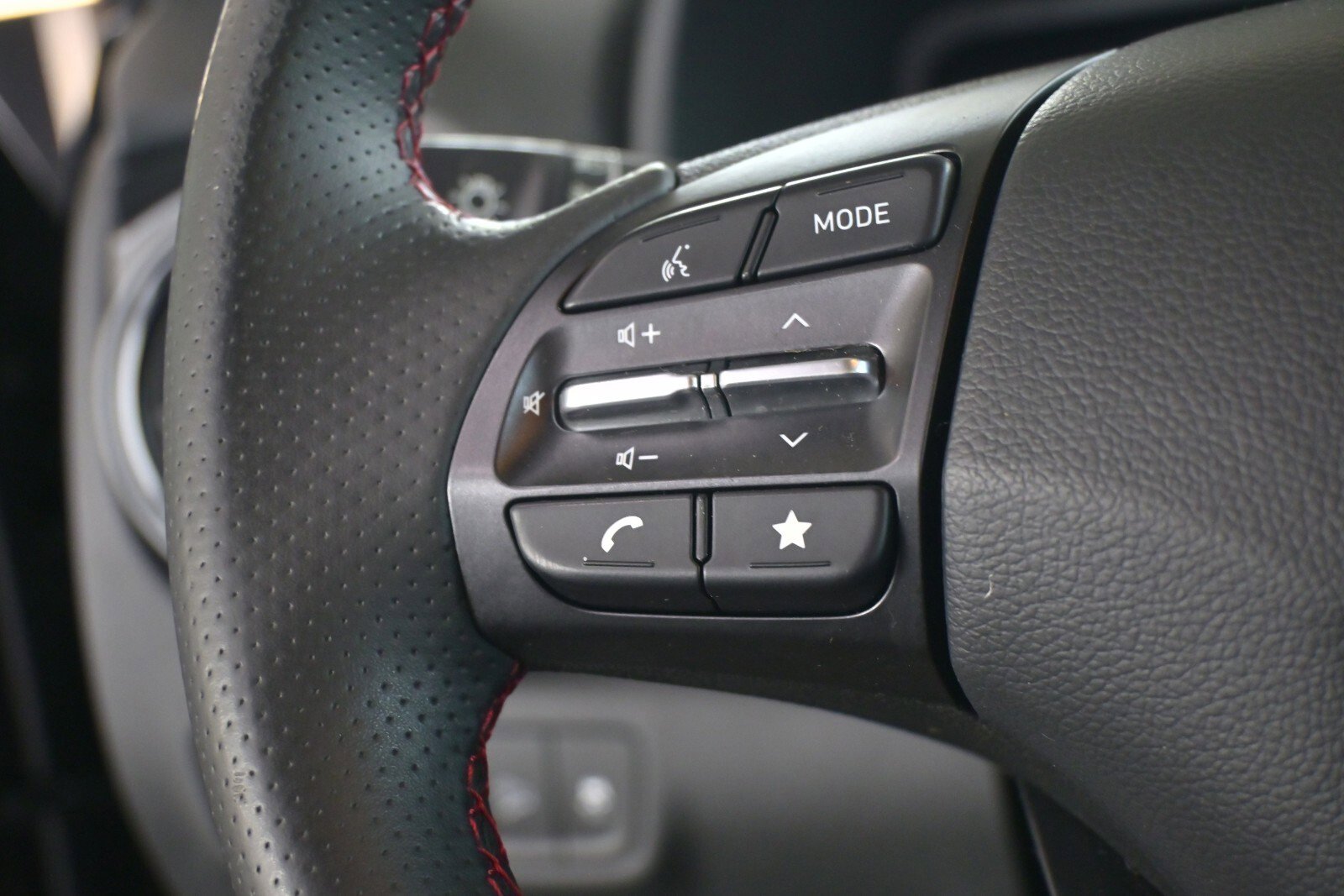 Used 2022 Hyundai Kona N Line image 18