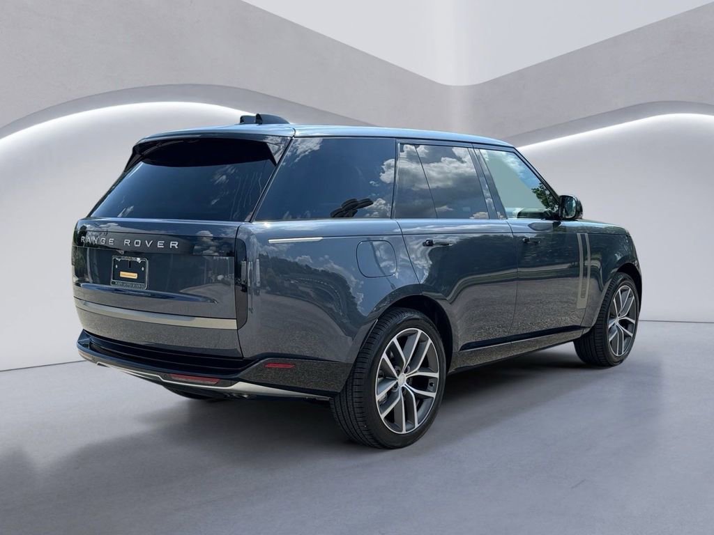 New 2025 Land Rover Range Rover SE image 4