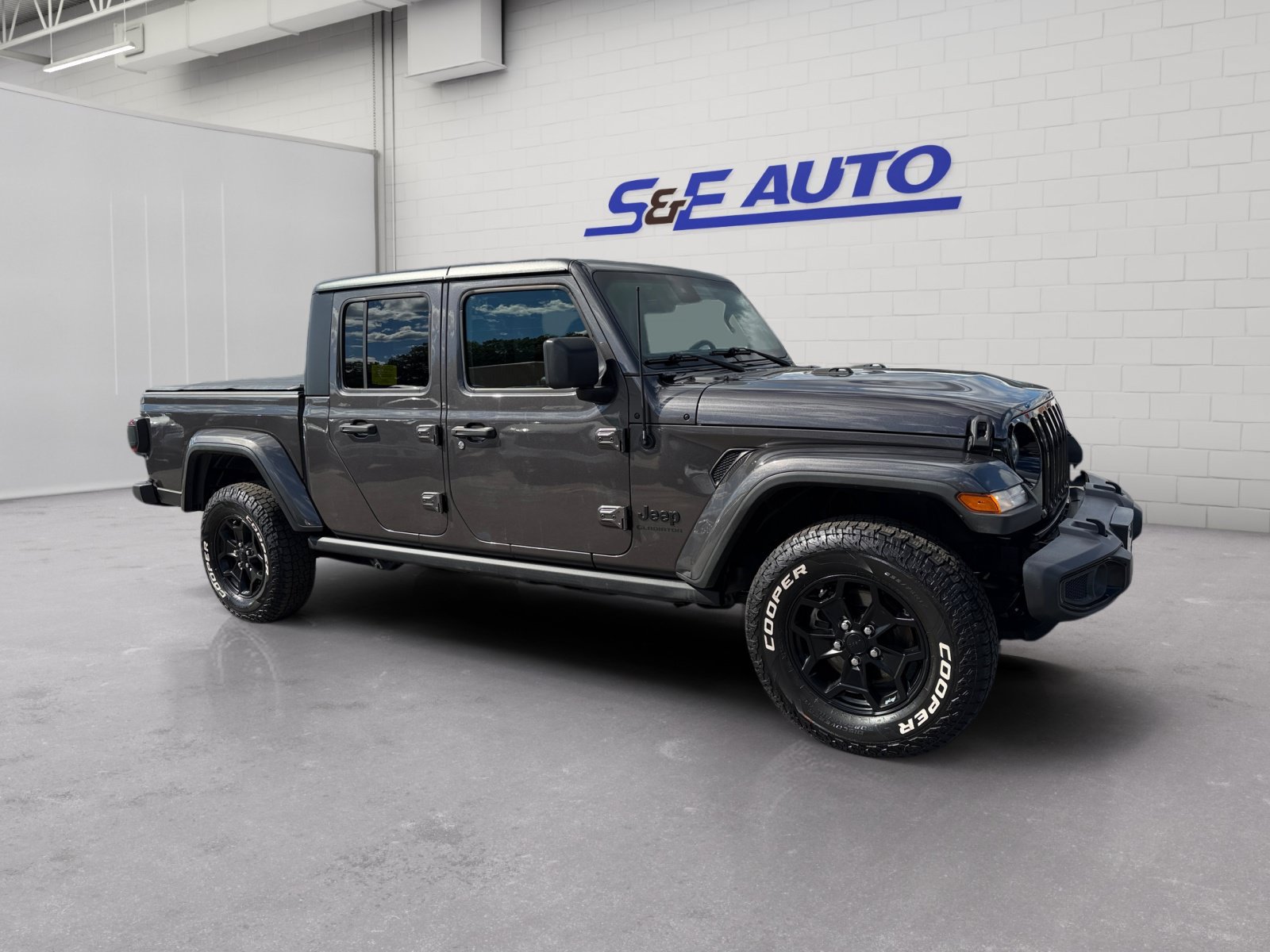 Used 2021 Jeep Gladiator Sport AWD/4WD image 6