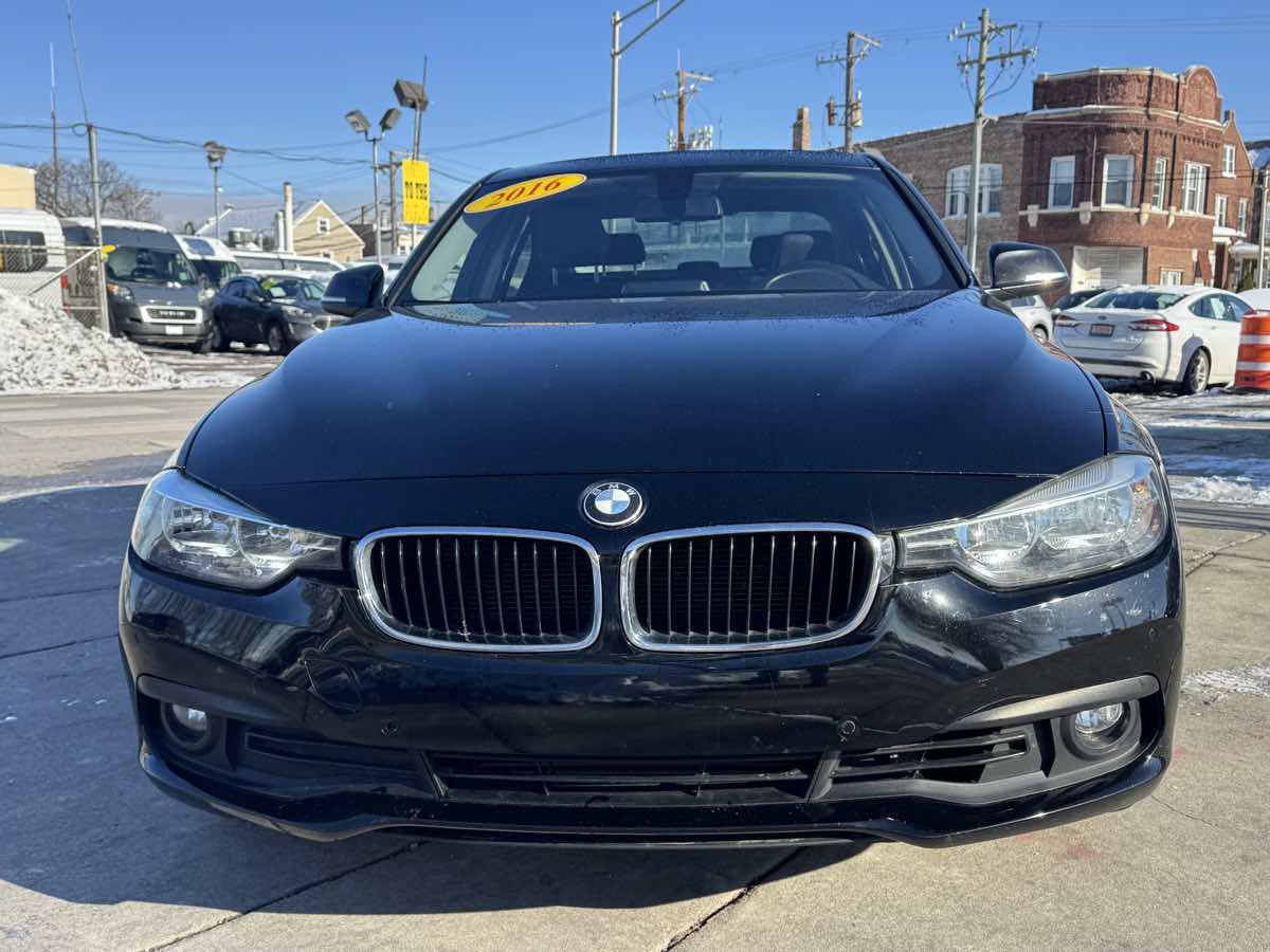 Used 2016 BMW 320i Sedan RWD image 2