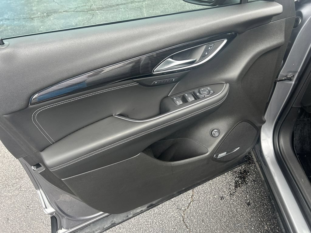 Used 2021 Buick Envision Essence w/ Technology Package I FWD image 12