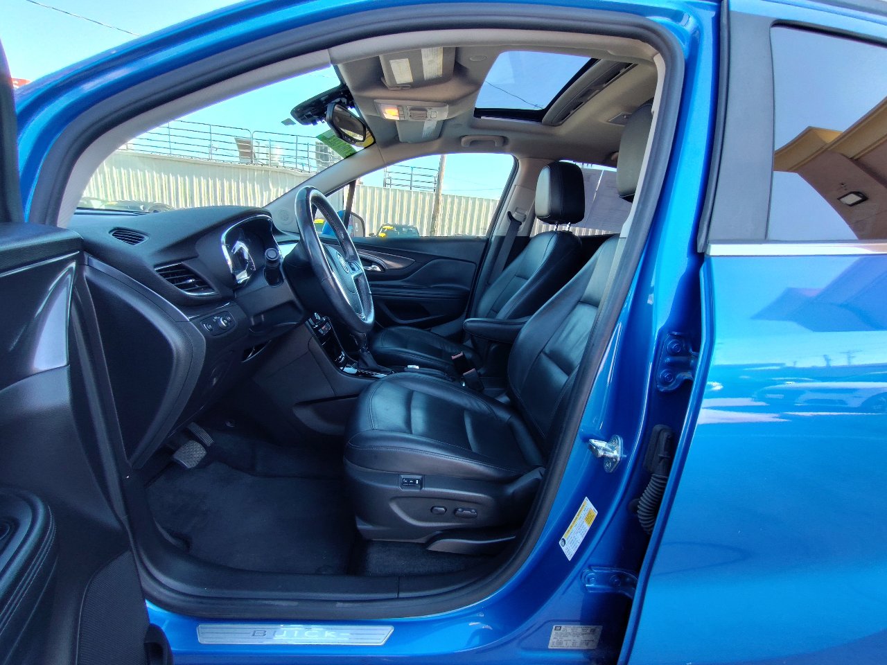 Used 2018 Buick Encore Essence image 13