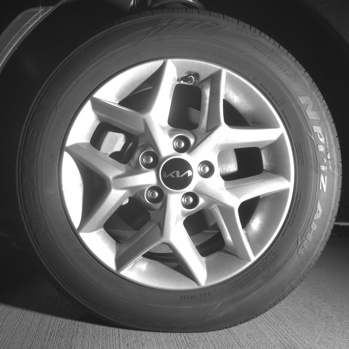 Used 2025 Kia Soul LX w/ LX Technology Package FWD image 12