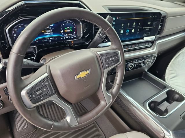 Used 2024 Chevrolet Silverado 2500 LTZ w/ LTZ Convenience Package image 16
