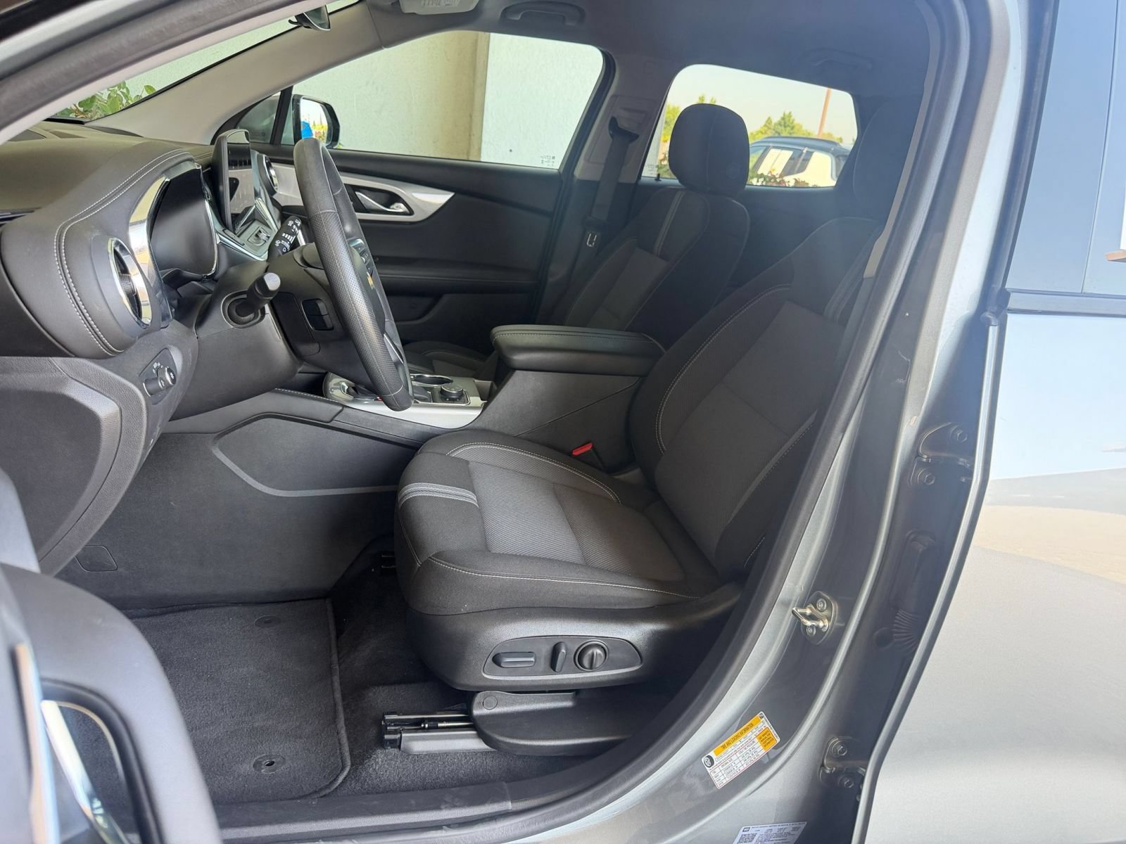 Used 2026 Chevrolet Blazer LT FWD image 37