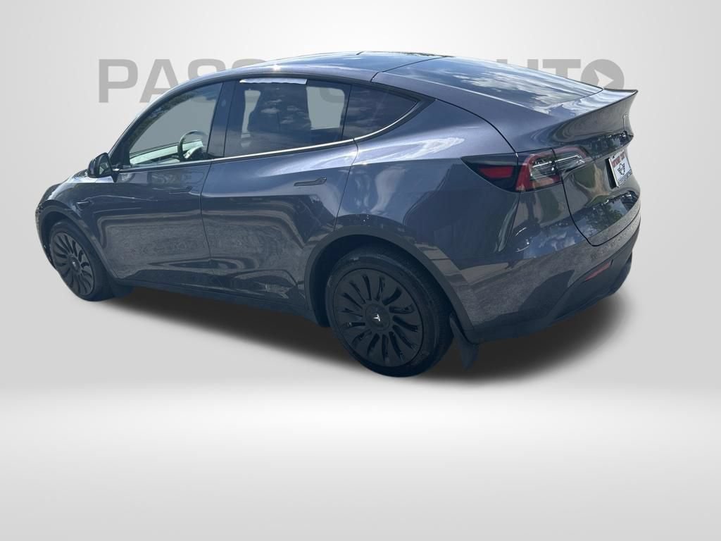 Used 2023 Tesla Model Y Long Range AWD/4WD image 2