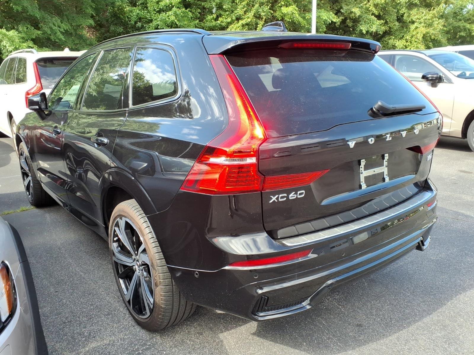 Used 2023 Volvo XC60 B5 Ultimate w/ Climate Package AWD/4WD image 7