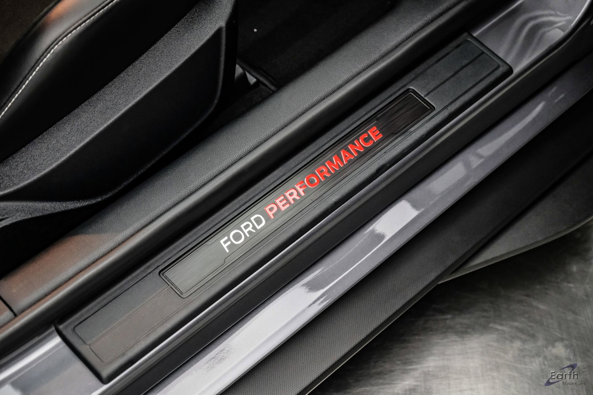 Used 2021 Ford Mustang Shelby GT500 w/ Carbon Fiber Track Pack image 58