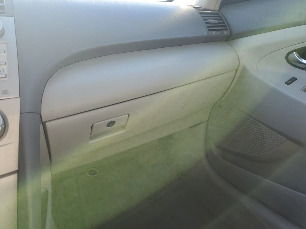 Used 2011 Toyota Camry LE image 17