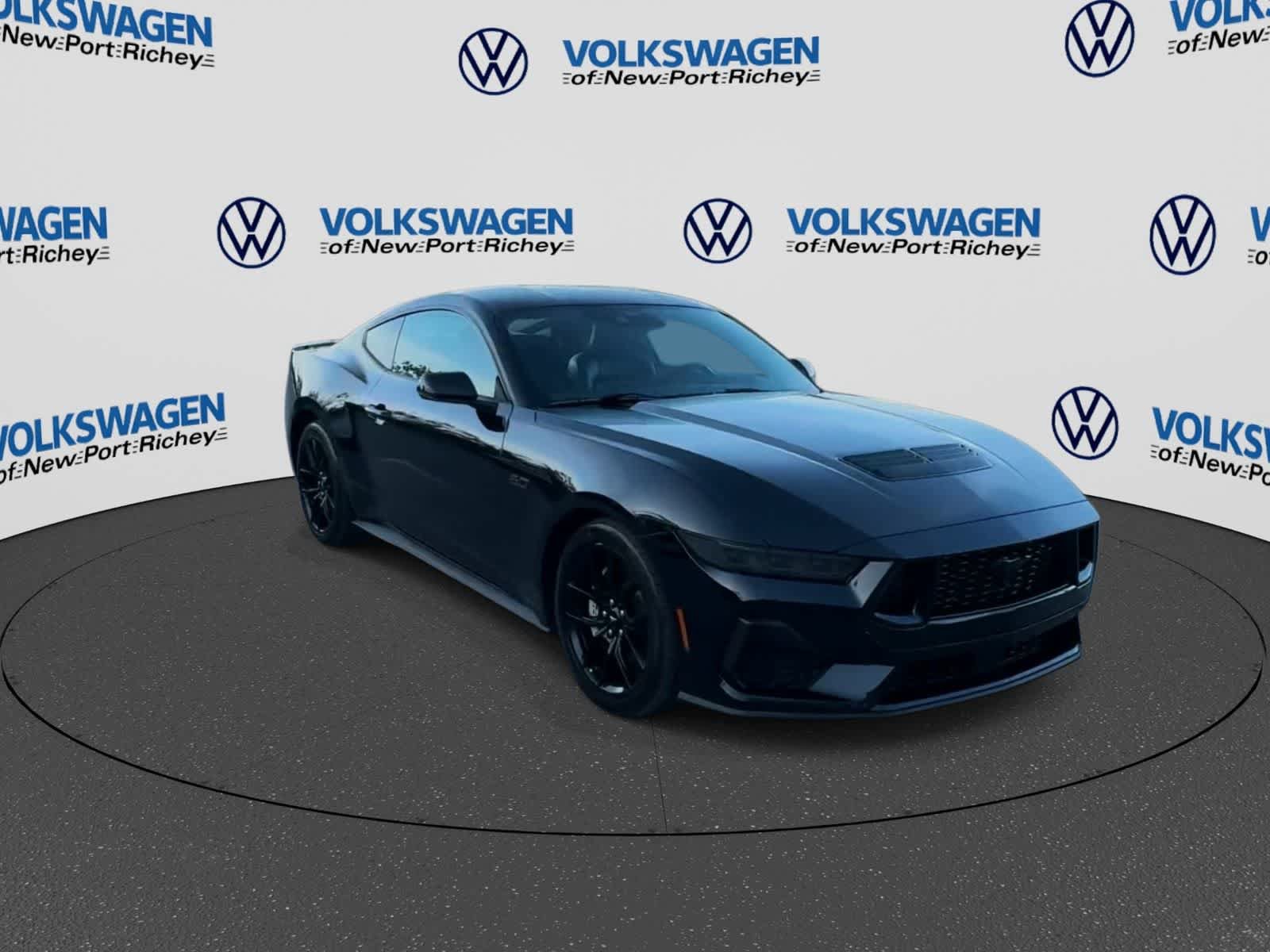 Used 2025 Ford Mustang GT Premium RWD image 2