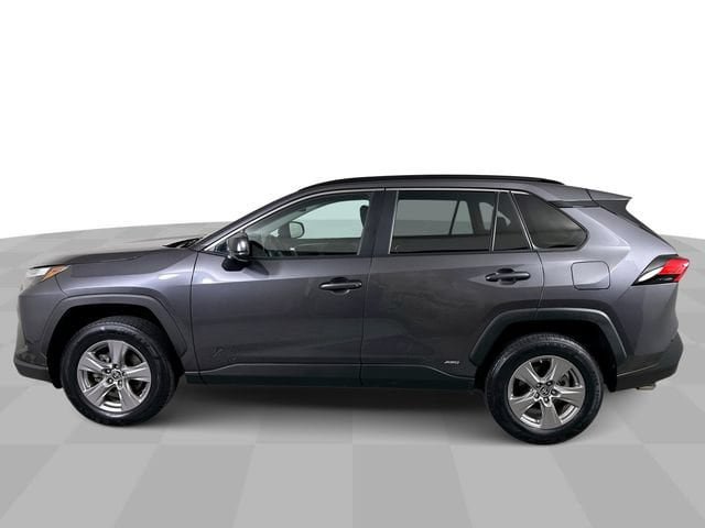 Used 2023 Toyota RAV4 LE AWD/4WD image 5