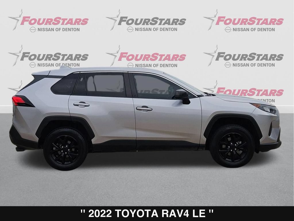 Used 2022 Toyota RAV4 LE FWD image 3