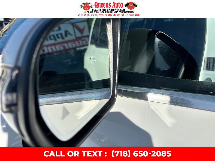Used 2021 Mercedes-Benz GLB 250 4MATIC w/ Premium Package image 31