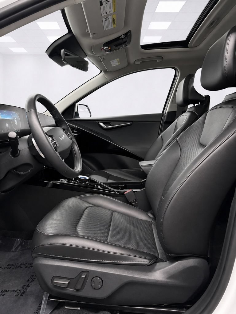 Used 2024 Kia Niro Wave w/ Wave Preserve Package FWD image 16