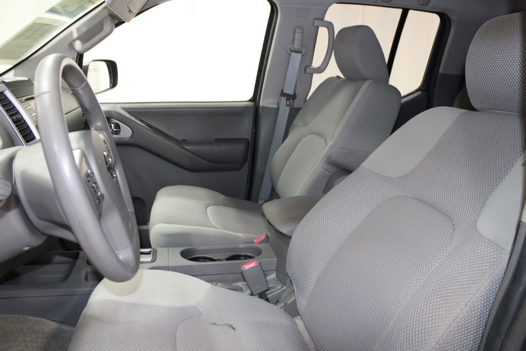 Used 2013 Nissan Frontier SV RWD image 16