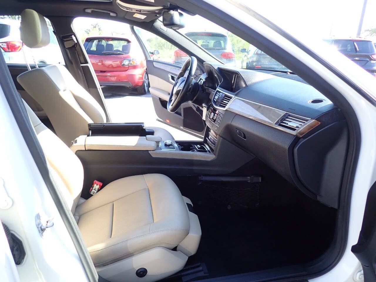 Used 2010 Mercedes-Benz E 350 4MATIC Sedan image 12