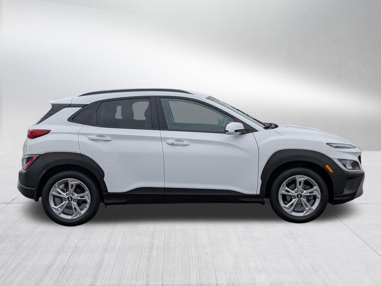 Certified 2022 Hyundai Kona SEL FWD image 8