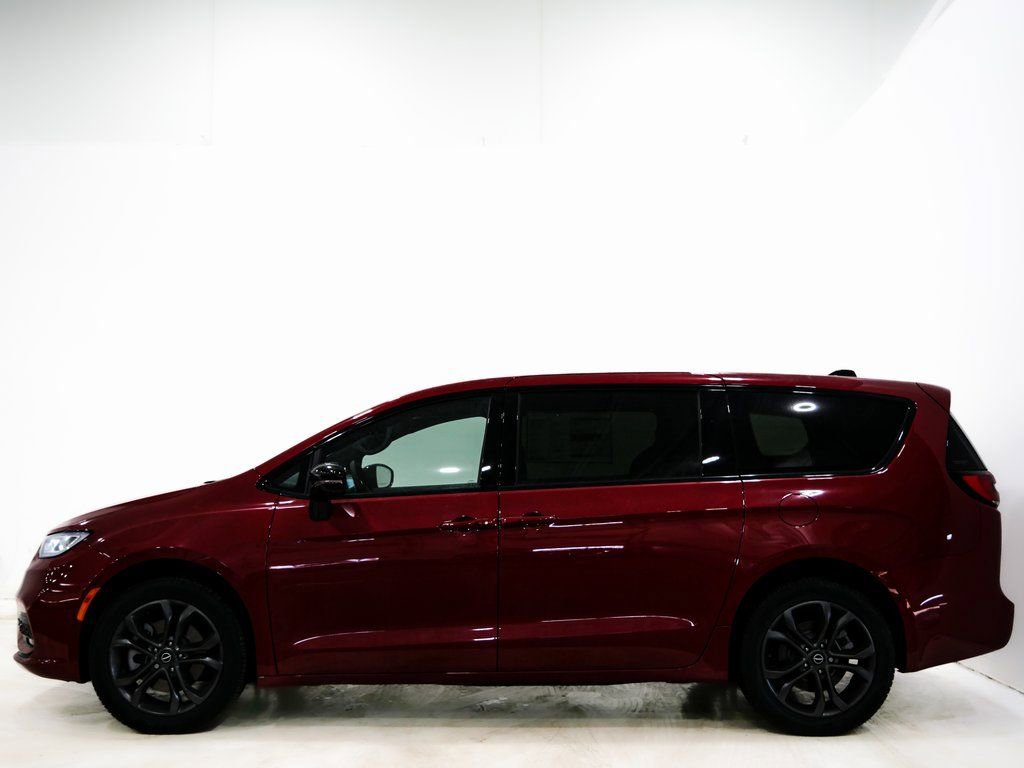 New 2026 Chrysler Pacifica Select image 6
