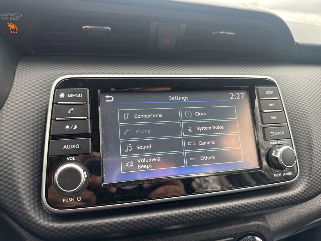 Used 2022 Nissan Kicks S image 27