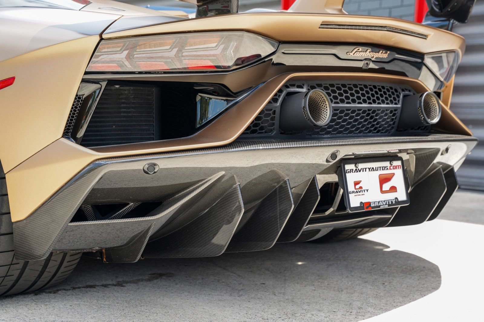 Used 2020 Lamborghini Aventador SVJ AWD/4WD image 31