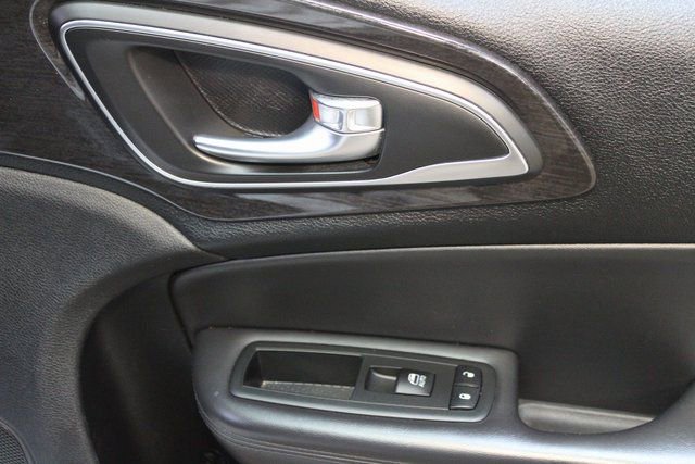Used 2015 Chrysler 200 C w/ Sun/Sound Group FWD image 9