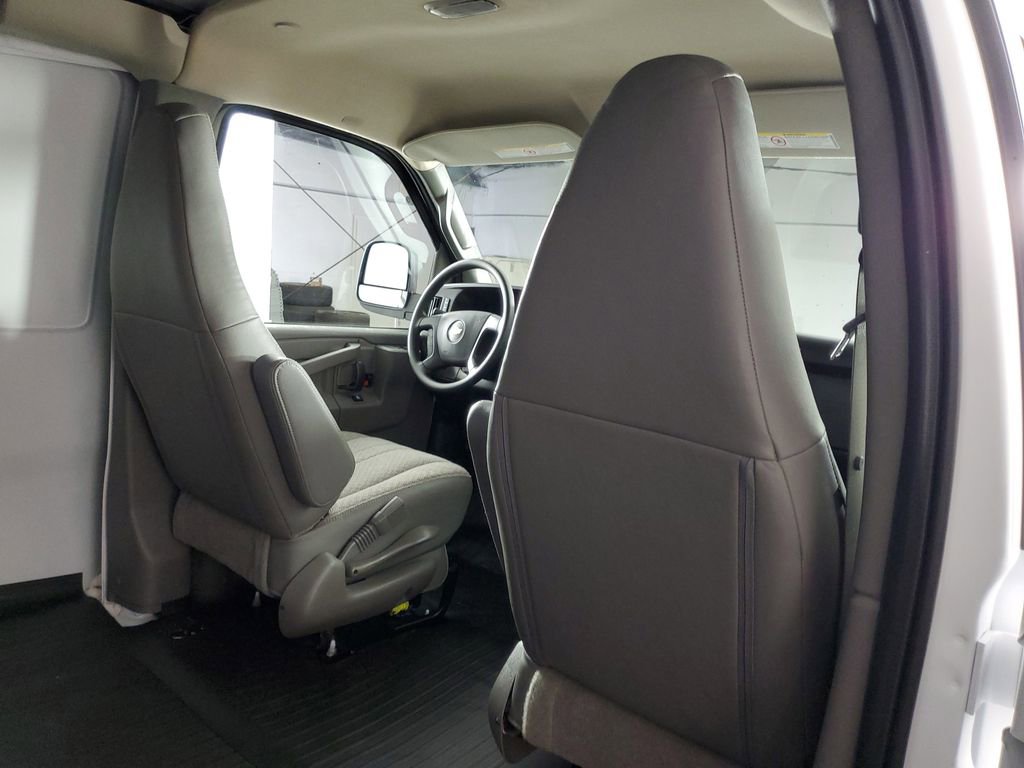 New 2026 Chevrolet Express 3500 Extended RWD image 12