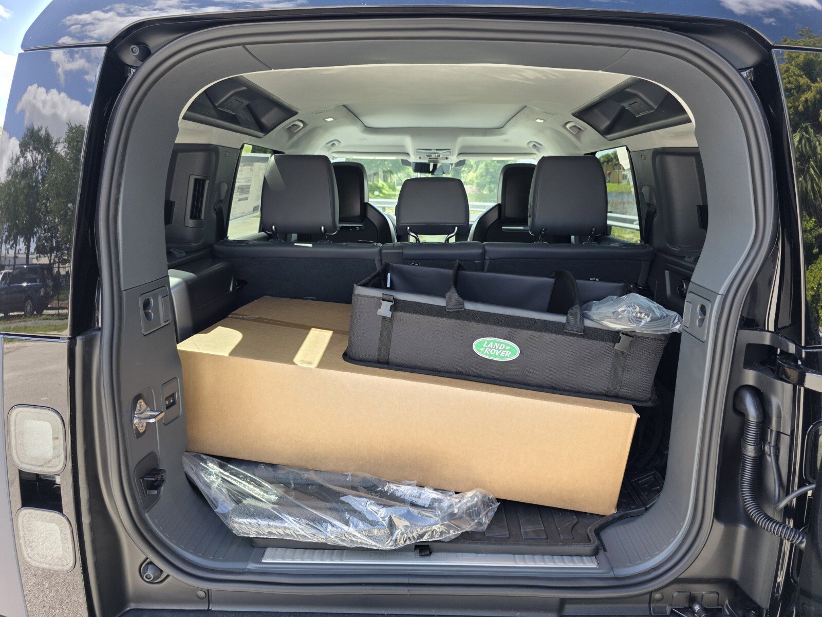 New 2026 Land Rover Defender 110 OCTA image 16