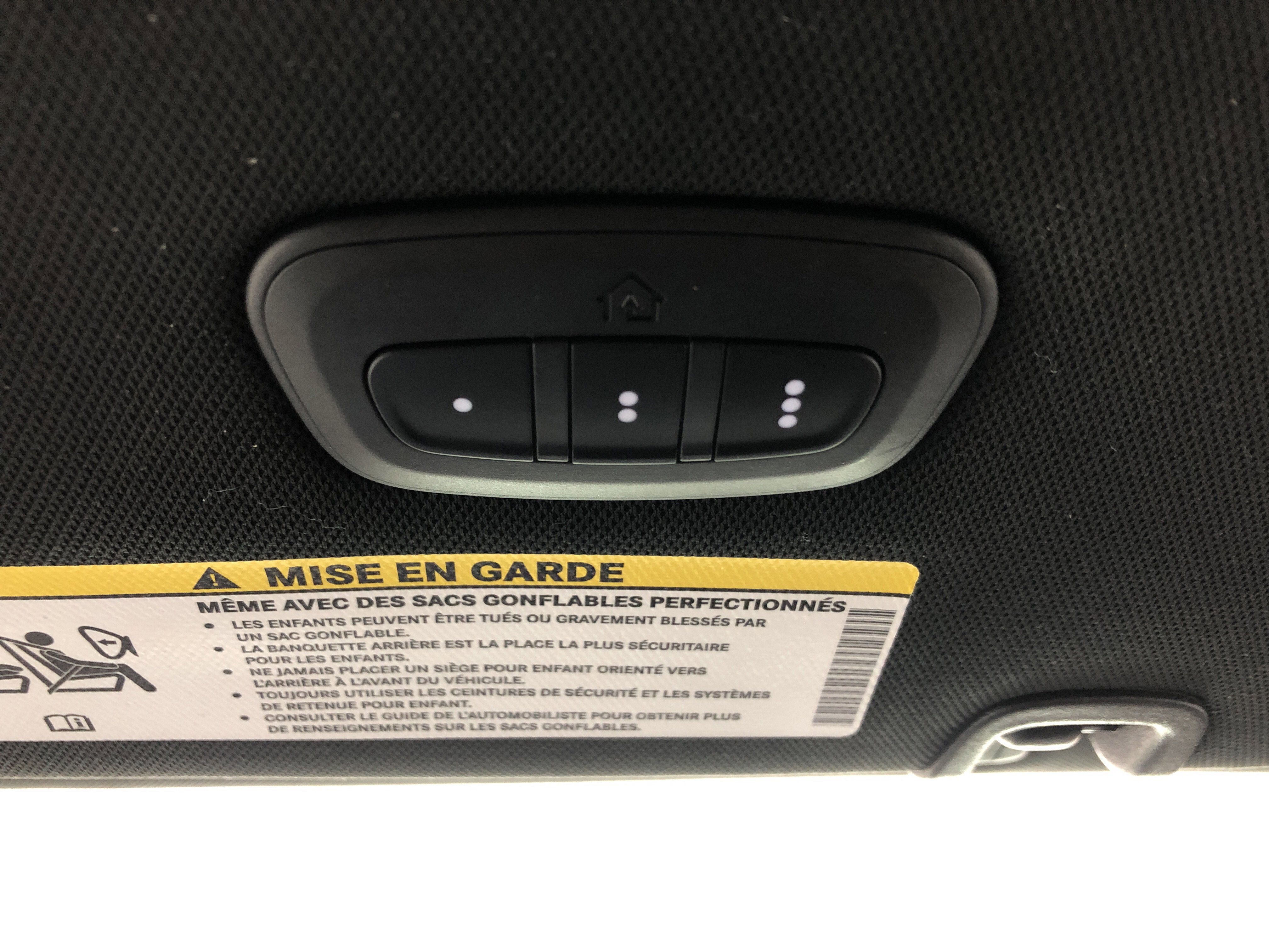 Certified 2025 Chrysler Pacifica Select w/ Uconnect Theater Family Group FWD image 21