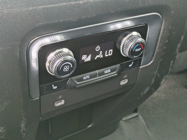Used 2024 GMC Yukon Denali RWD image 22