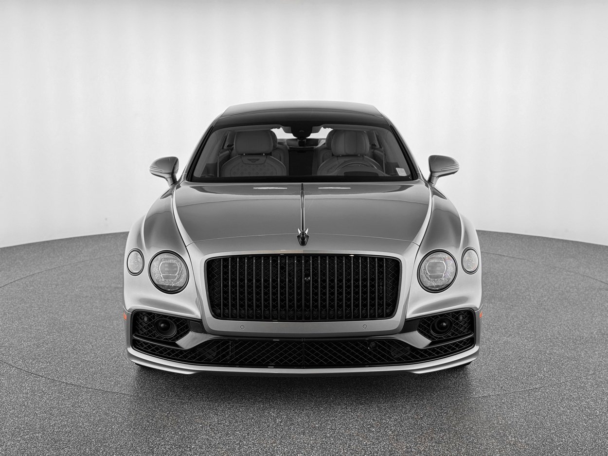 Used 2023 Bentley Flying Spur Azure image 11