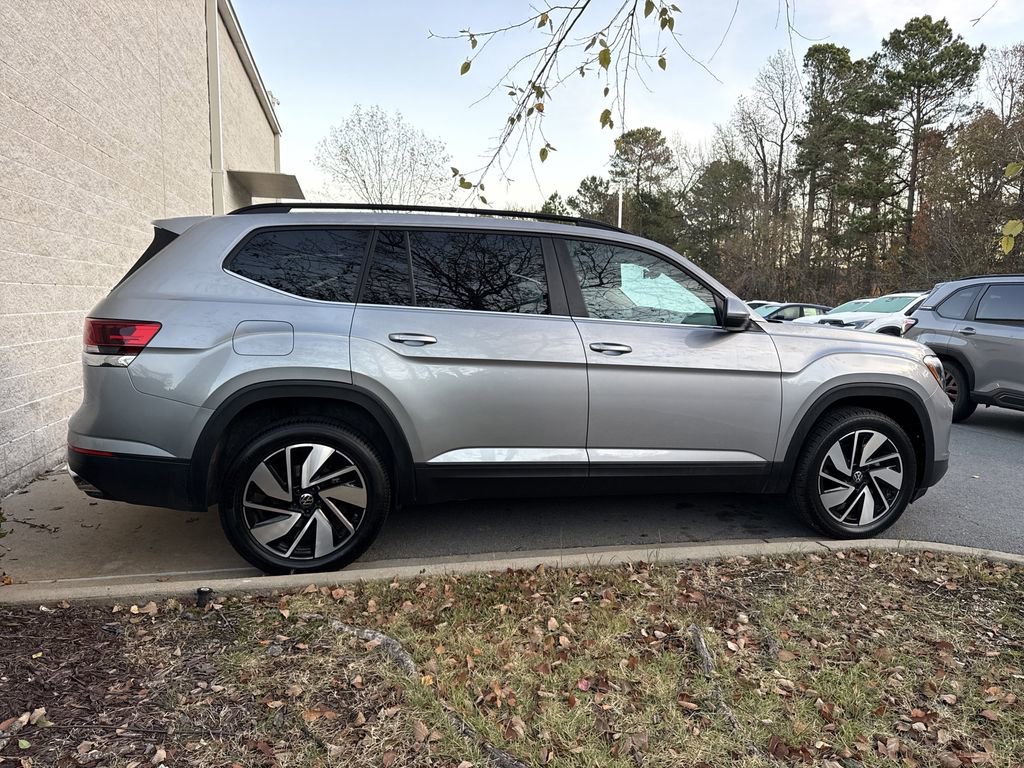 Used 2024 Volkswagen Atlas SE image 4