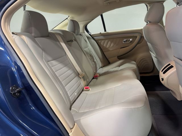 Used 2017 Ford Taurus SE image 28