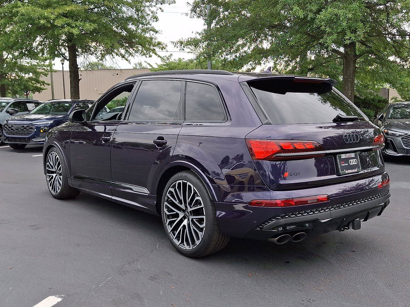 Used 2025 Audi SQ7 Prestige w/ Prestige Package AWD/4WD image 4