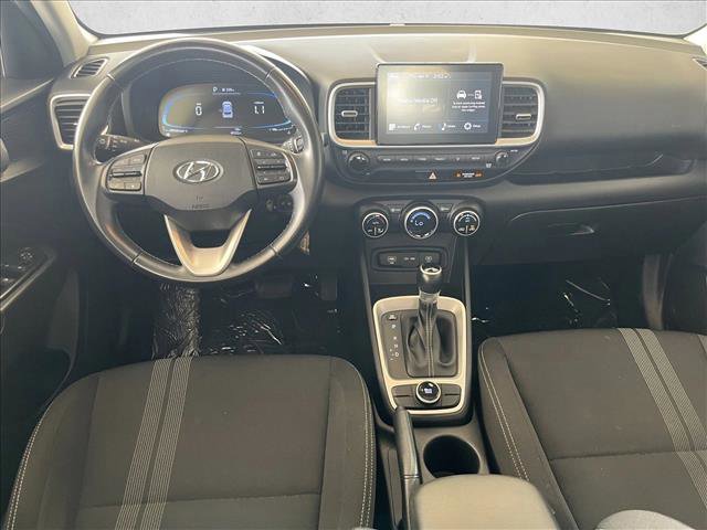 Used 2023 Hyundai Venue SEL image 11