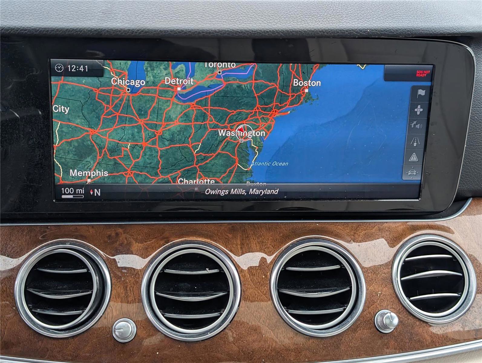 Used 2017 Mercedes-Benz E 300 4MATIC image 28