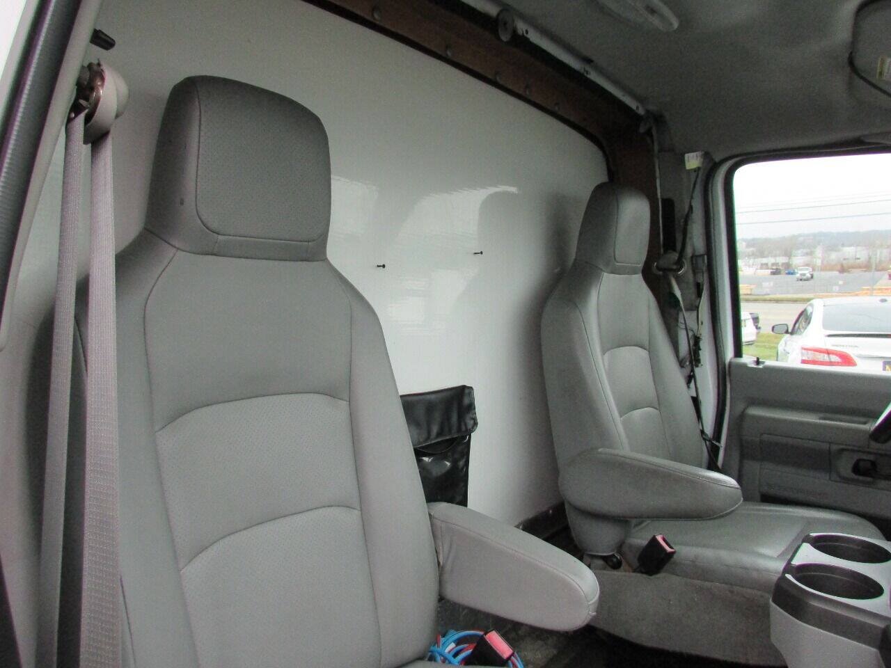 Used 2012 Ford E-450 and Econoline 450 Super Duty w/ PWR Locks & Windows Group RWD image 18